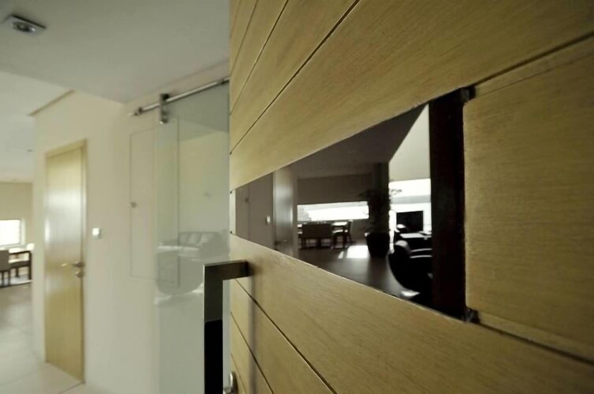 Sea Loft Villas Manama Exterior photo
